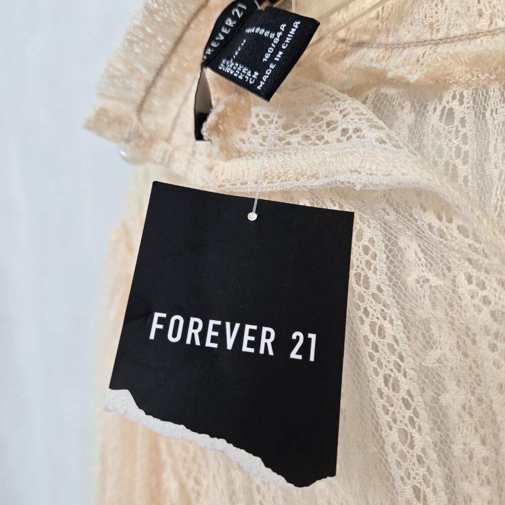 Forever 21* Vintage-Inspired Ruffled Trim Sheer Lace Top* Size: S - Picture 4 of 6